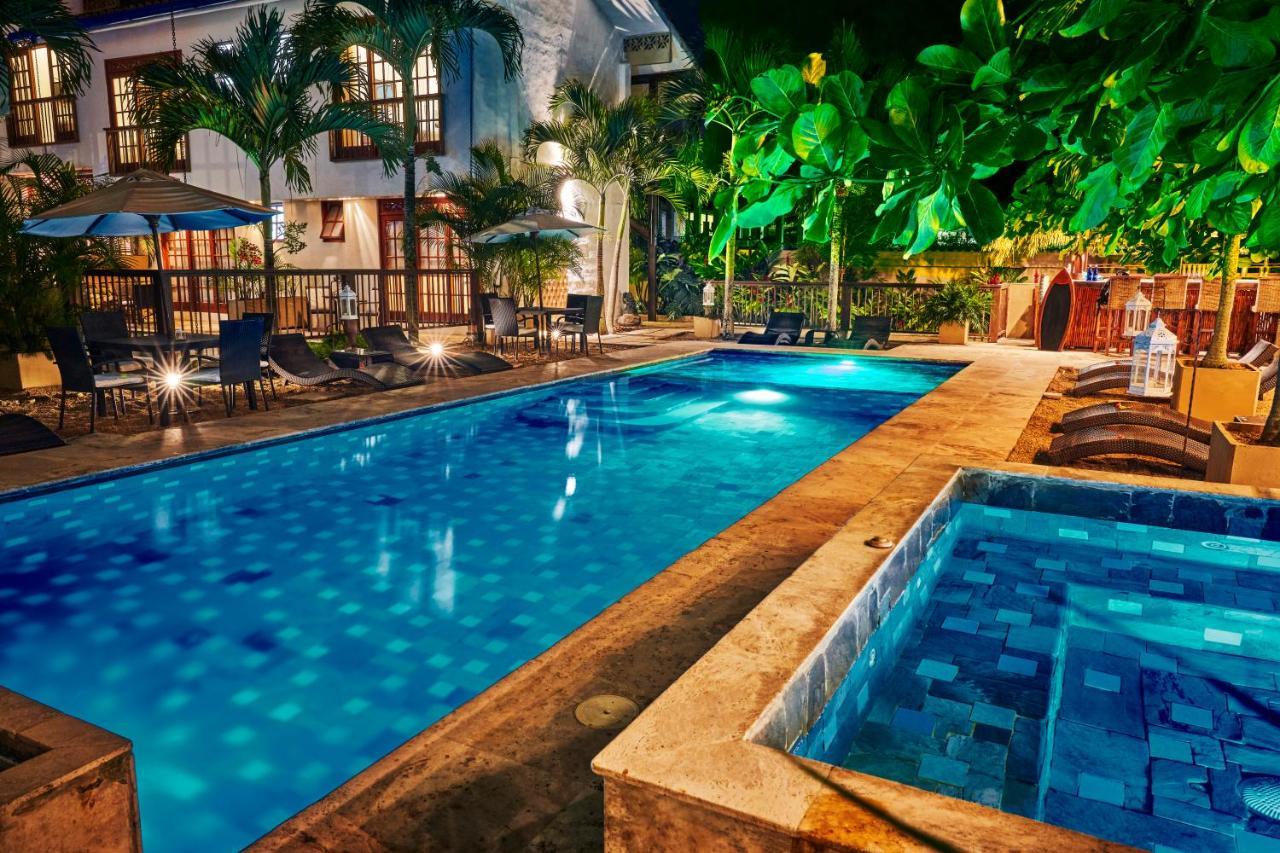 Lombok Hotel & Spa Antes Hotel Casablanca Гуадуас Экстерьер фото