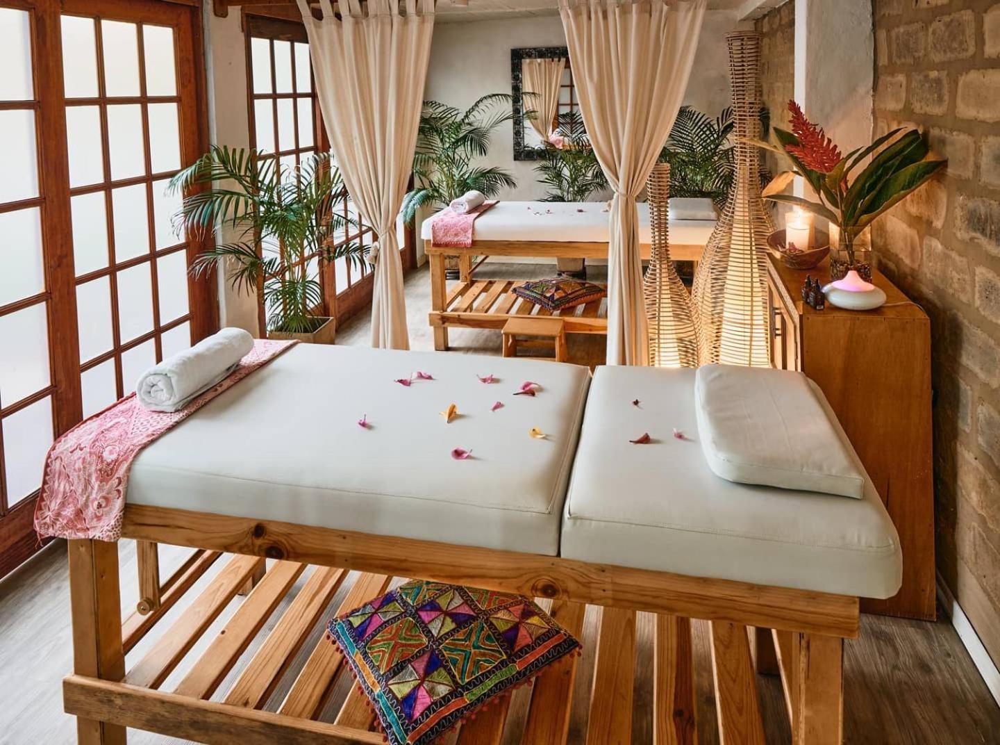 Lombok Hotel & Spa Antes Hotel Casablanca Гуадуас Экстерьер фото
